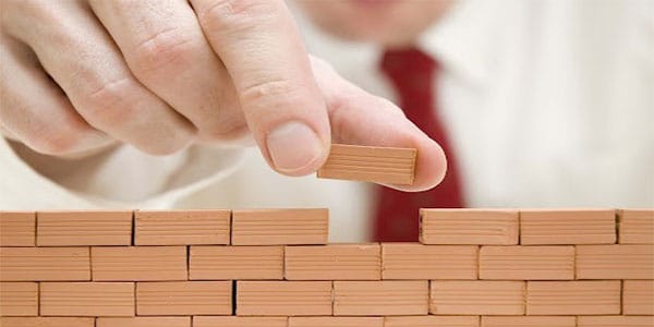 قدمت بنا در ارزیابی ملک